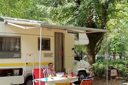 Mit dem Wohnmobil auf dem Campingplatz, vor rund 15 Jahren